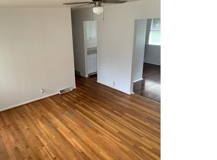 2200 Duchess Dr, Saint Louis, MO 63136