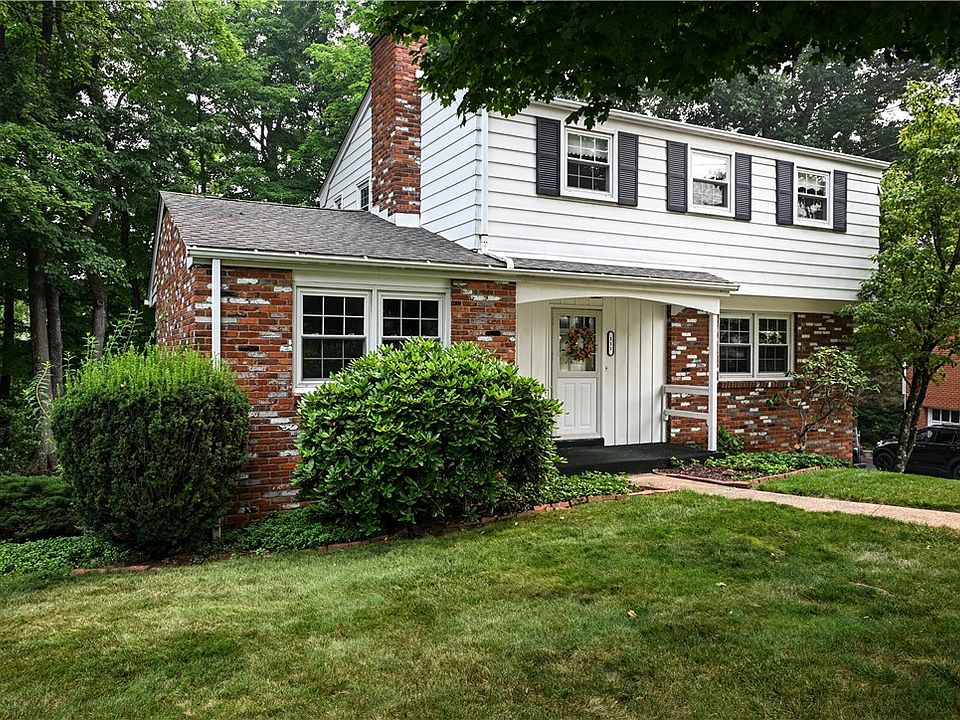 1st image of 111 Saint Andrews Cir