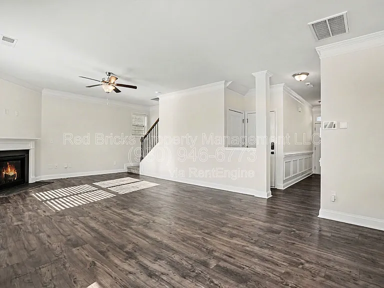1569 Cambria Ct — Photo 9