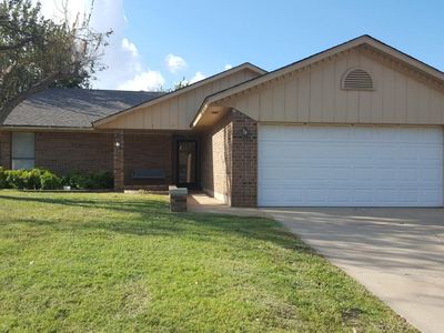 141 Loch Ln, Yukon, OK, 73099