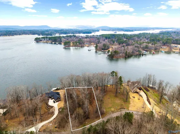 207 Monte Sano Dr, Scottsboro, AL 35769