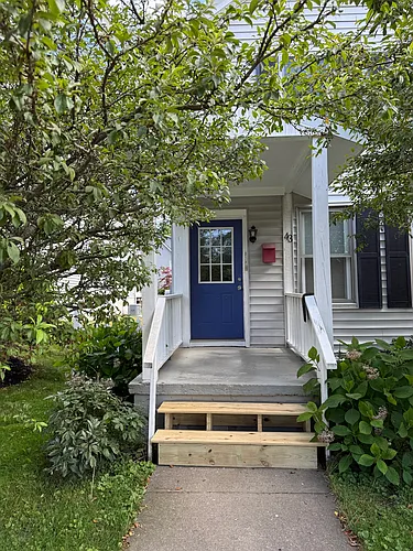 43 2nd St Apt 2, Saratoga Springs, NY 12866 HotPads