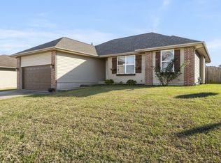 914 W Wesley Ave, Nixa, MO 65714