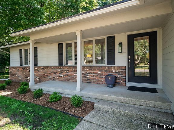 3rd image of 6968 Cimarron Dr SE