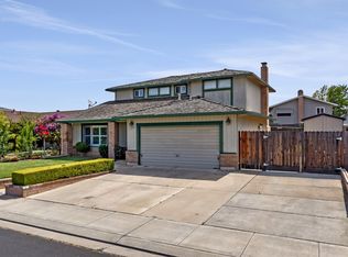 1060 Compass Ln, Manteca, CA 95337