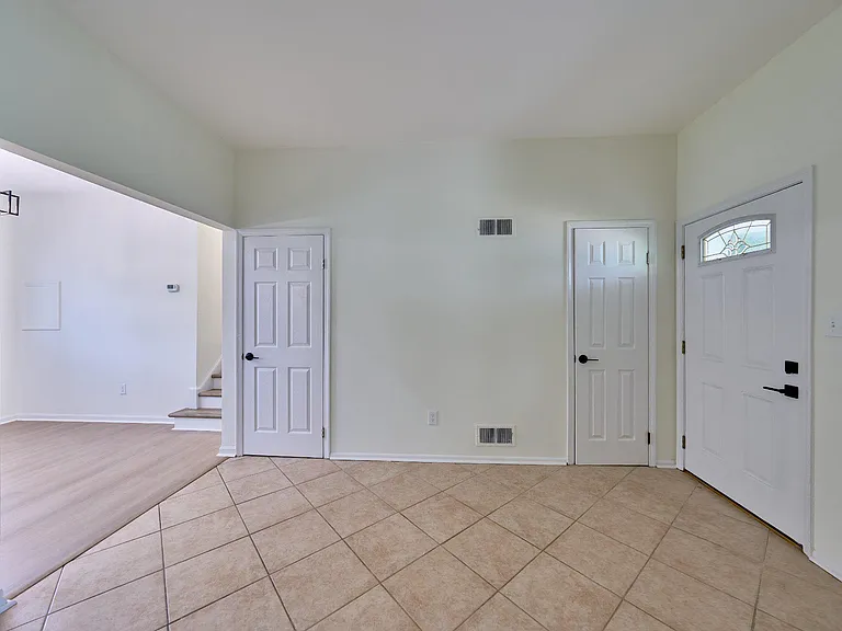 2924 Gracefield Rd — Photo 23