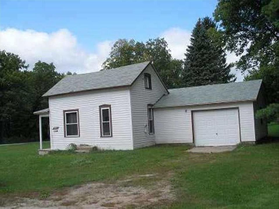 2nd image of 210 Birch St