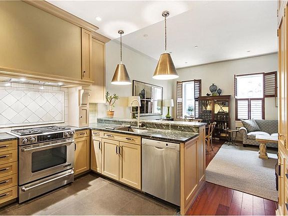 3rd image of 232 E 50th St #1