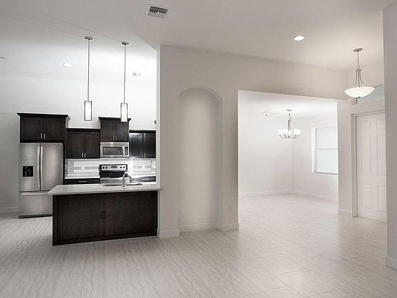 5th image of 5224 SW 27th Pl