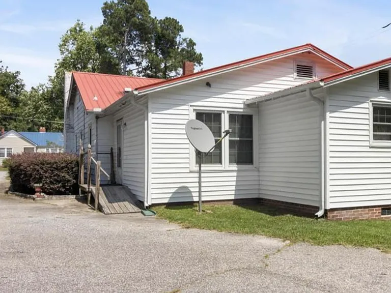 929 Seminole Ave #B — Photo 1