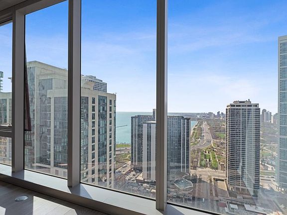 5th image of 363 E Wacker Dr #2905
