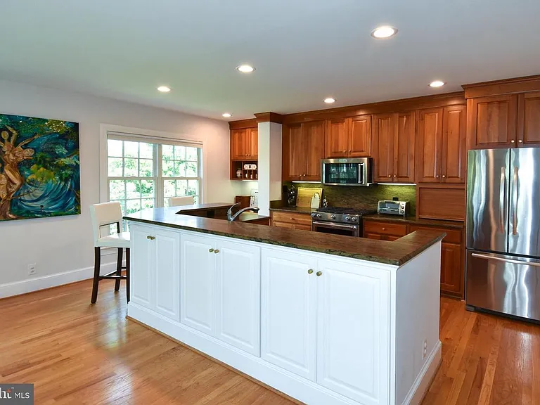 710 W View Ter — Photo 18