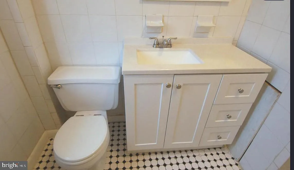 3 bed, 1.0 bath, 1280 sqft, $1,450 — Photo 2