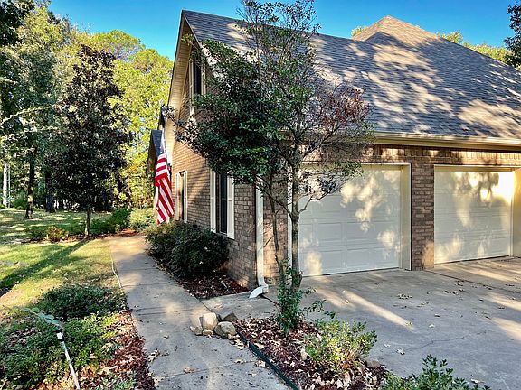 3rd image of 115 Vanbrooks Ln