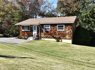 31 Shawondassee Dr, Stonington, CT 06378