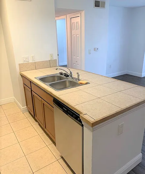 4211 Chatham Oak Ct #102 — Photo 9