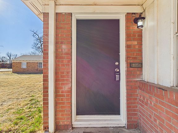 4th image of 3008 Westhaven Dr #B