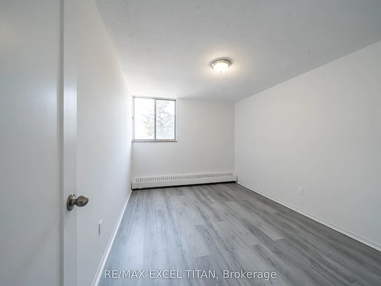 5 Glamorgan Ave #301 — Photo 8