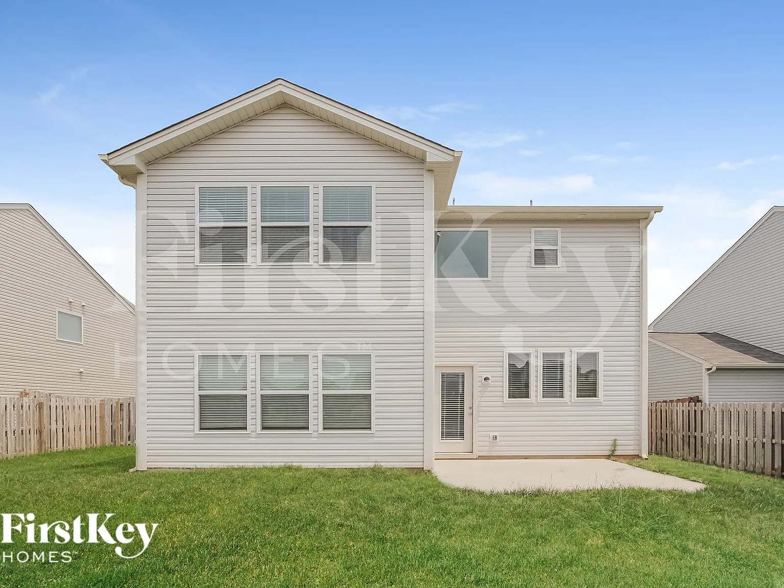 3 bed, 2.5 bath, 2315 sqft, $2,535 — Photo 2
