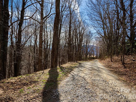 2nd image of 32 Strawberry Ridge Rd