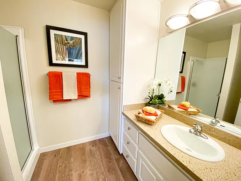 Cypress Pointe Apartments — Photo 25