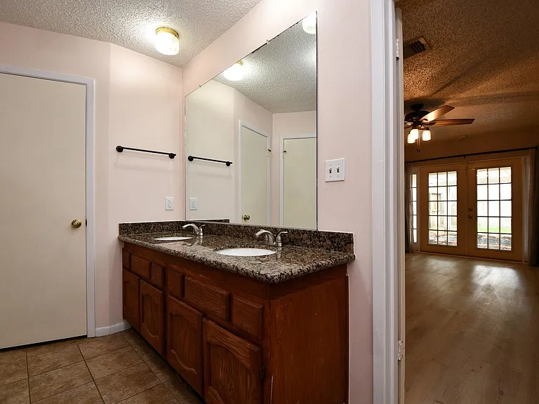 1947 Mayweather Ln — Photo 26