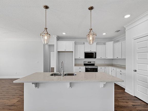 4th image of 224 Allie Loop