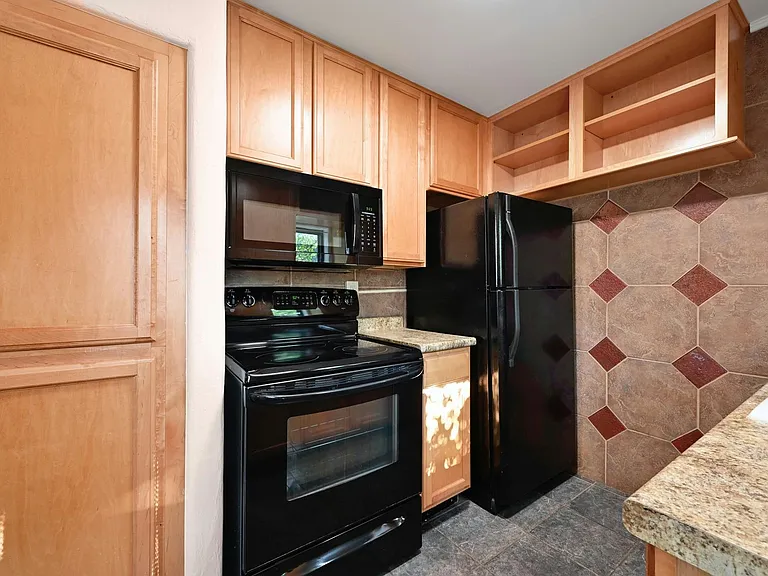 2829 San Gabriel St — Photo 27