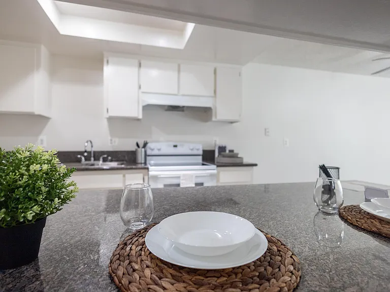 Continental Apartment Homes — Photo 13
