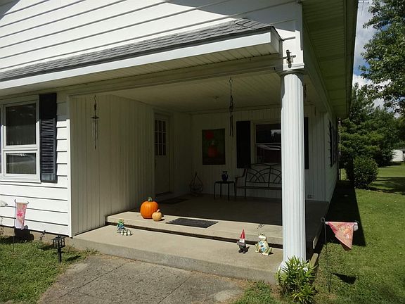 COVERED PORCH