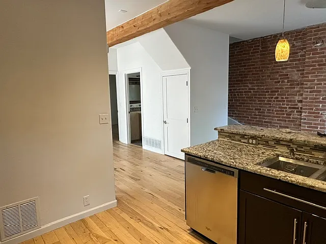 237 E 3rd Ave — Photo 10