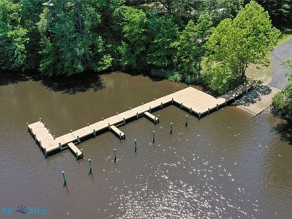 3rd image of Rockfish Rd