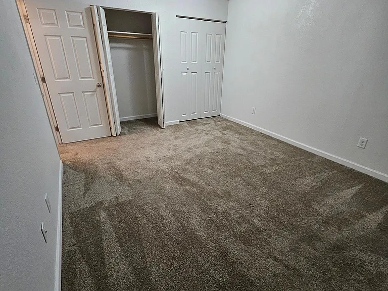 Golden Dawn Cir — Photo 16