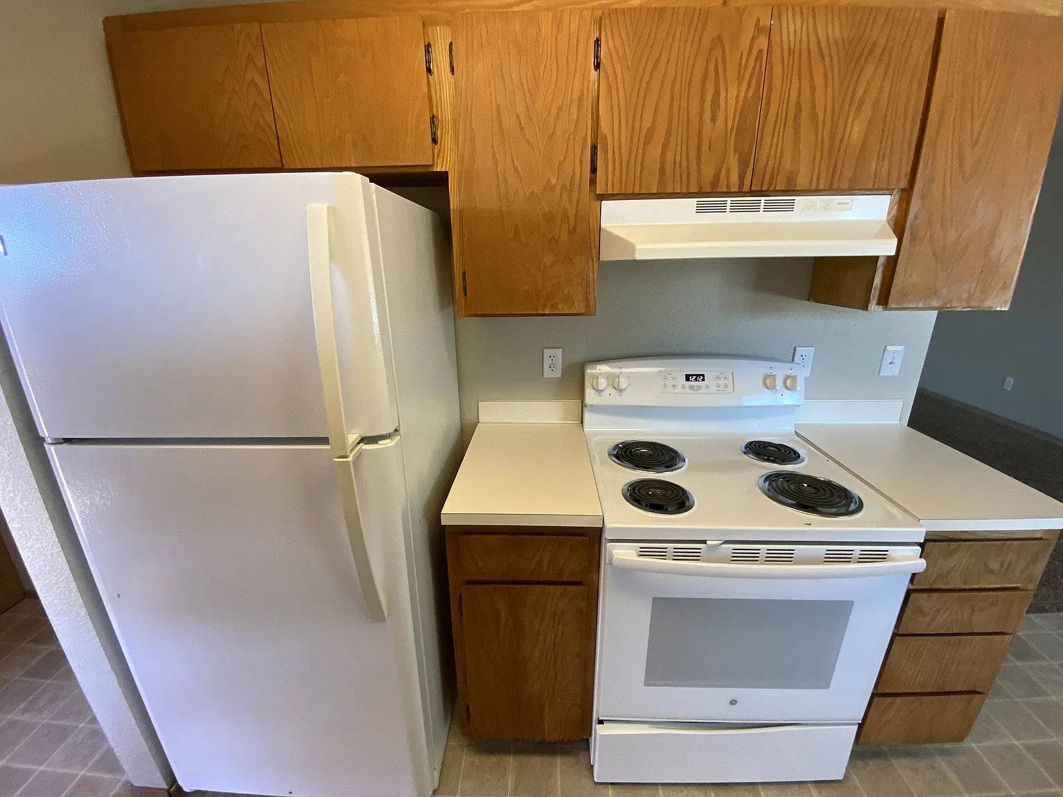 ALLEN CREEK APARTMENTS — Photo 4
