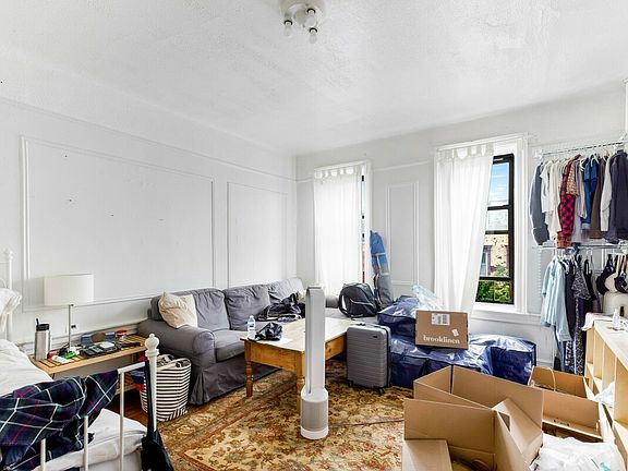 4th image of 107 Brooklyn Ave APT C1a
