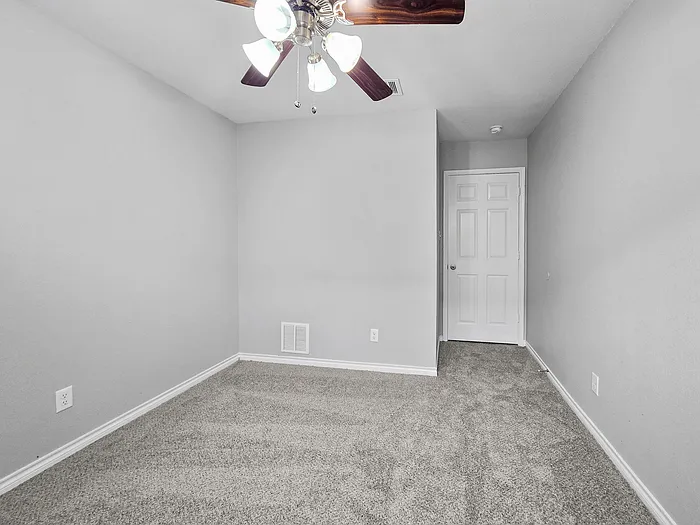 1332 Dreiss St — Photo 11
