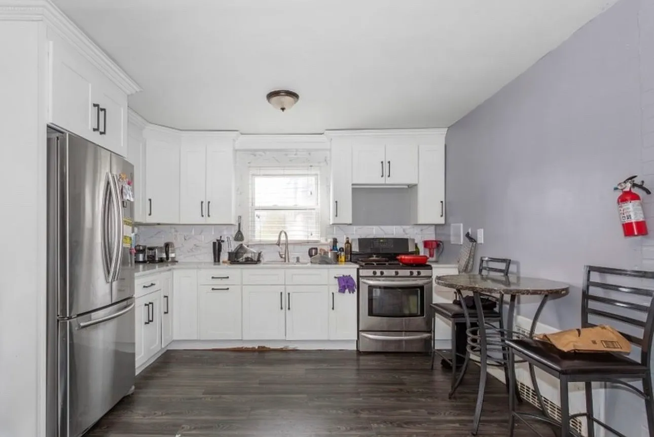 3 bed, $3,000 — Photo 1