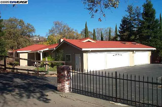 459 El Rio Rd photo 1
