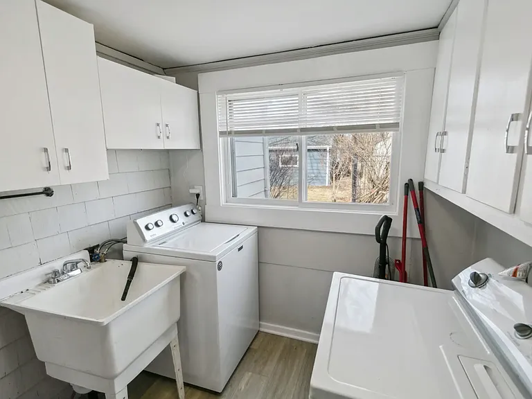 618 S Stewart Ave — Photo 30