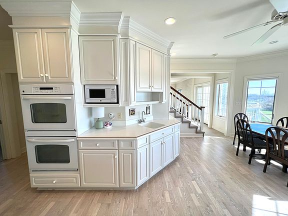 4th image of 2102 Cypress Dr