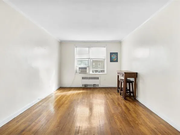 3320 Avenue H image 4 of 12