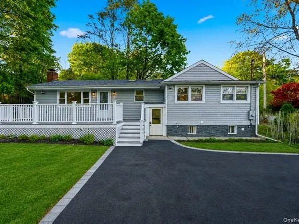 21 Newfoundland Avenue, Huntington, NY 11743