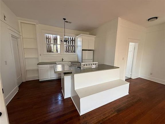 4th image of 1301 Frenchmen St #2B