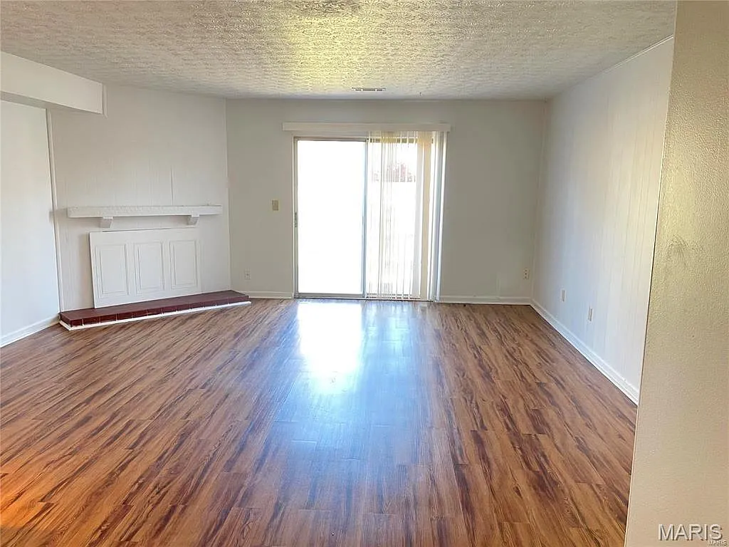 2 bed, 1.0 bath, 1080 sqft, $1,150 — Photo 3