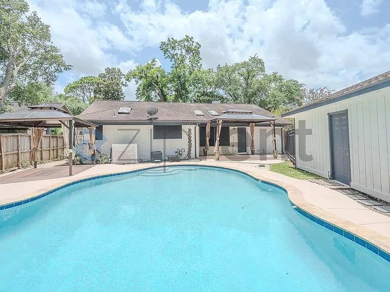 15443 Blackhawk Blvd — Photo 37