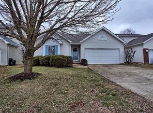 2802 Brookmeadow Dr, Belleville, IL 62221