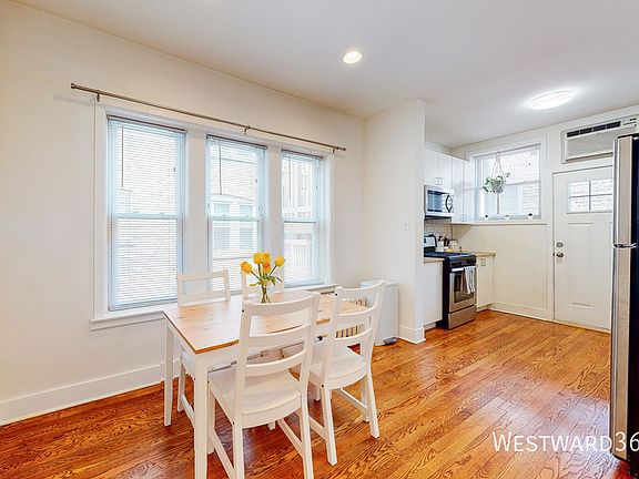 4th image of 4549 N Albany Ave #3