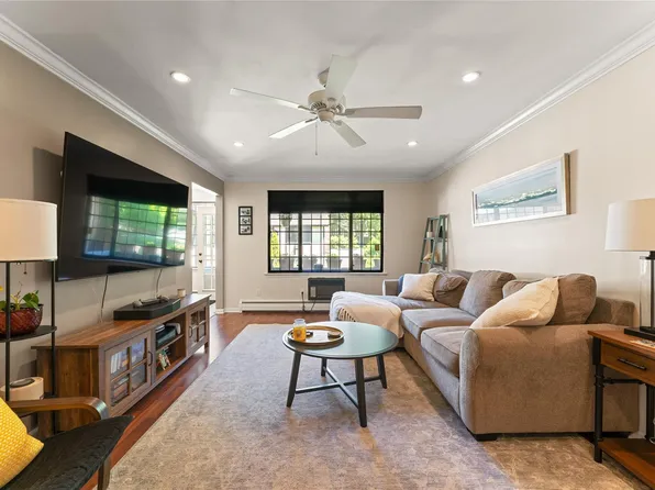 16 Foxwood Drive #6, Pleasantville, NY 10570