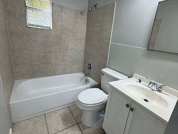 5th image of 1656-1658 Windle St #1656