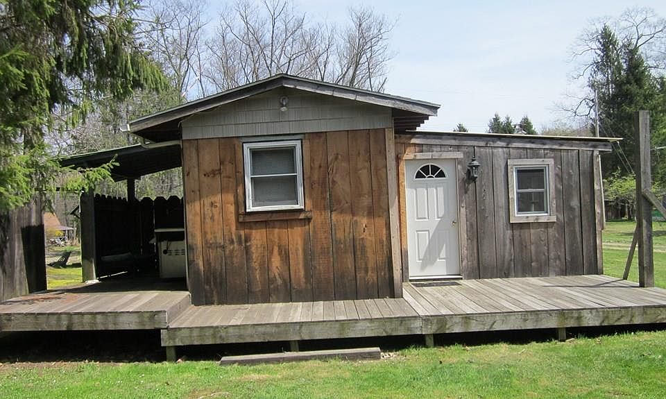 1st image of 410 Wolf Ln